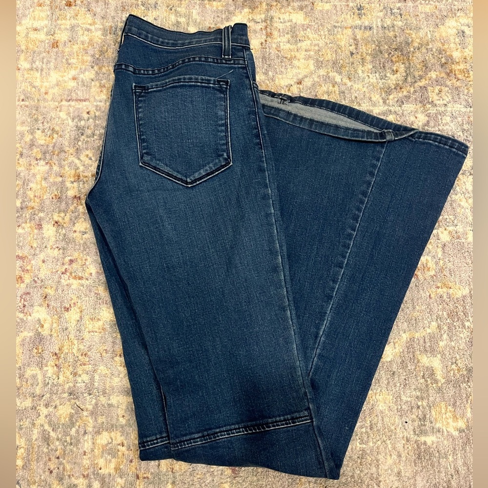 O2 Denim adorable wife leg dark jeans. Perfect fit!